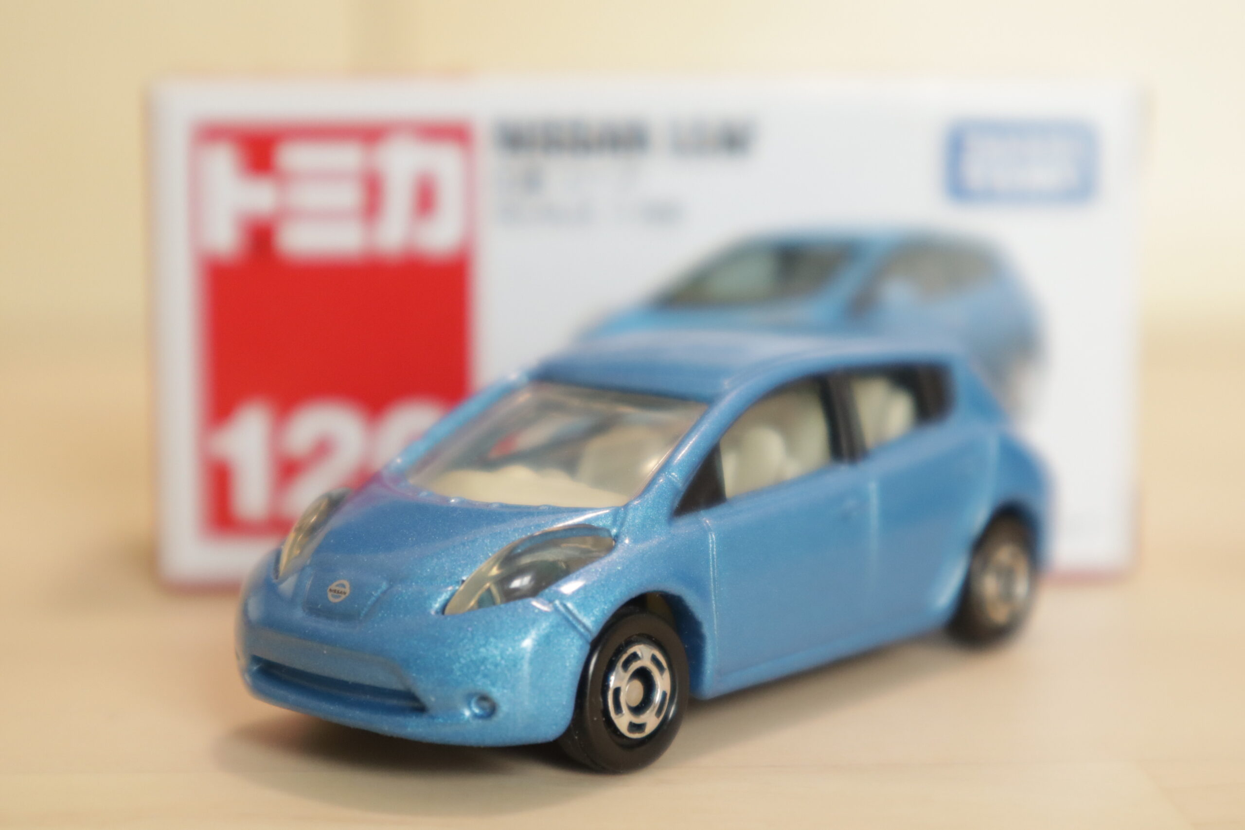 Tomica No.120】日産 リーフ【じっくり観察】 | とりかん！